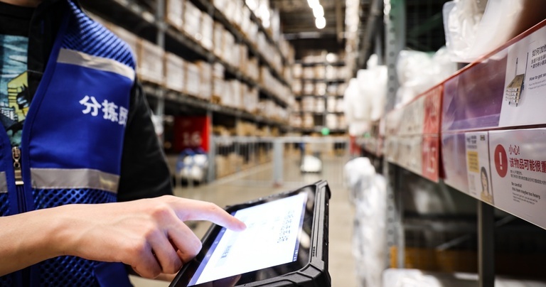 Industrial rugged tablet for warehouse operations, inventory management and logistics